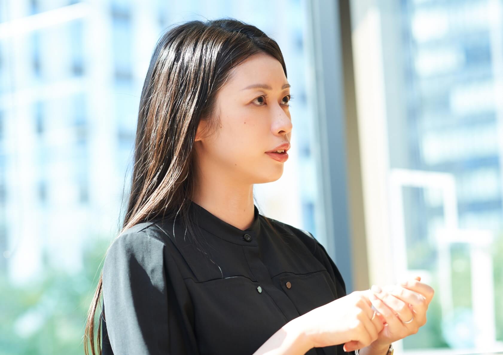 松井が話している写真