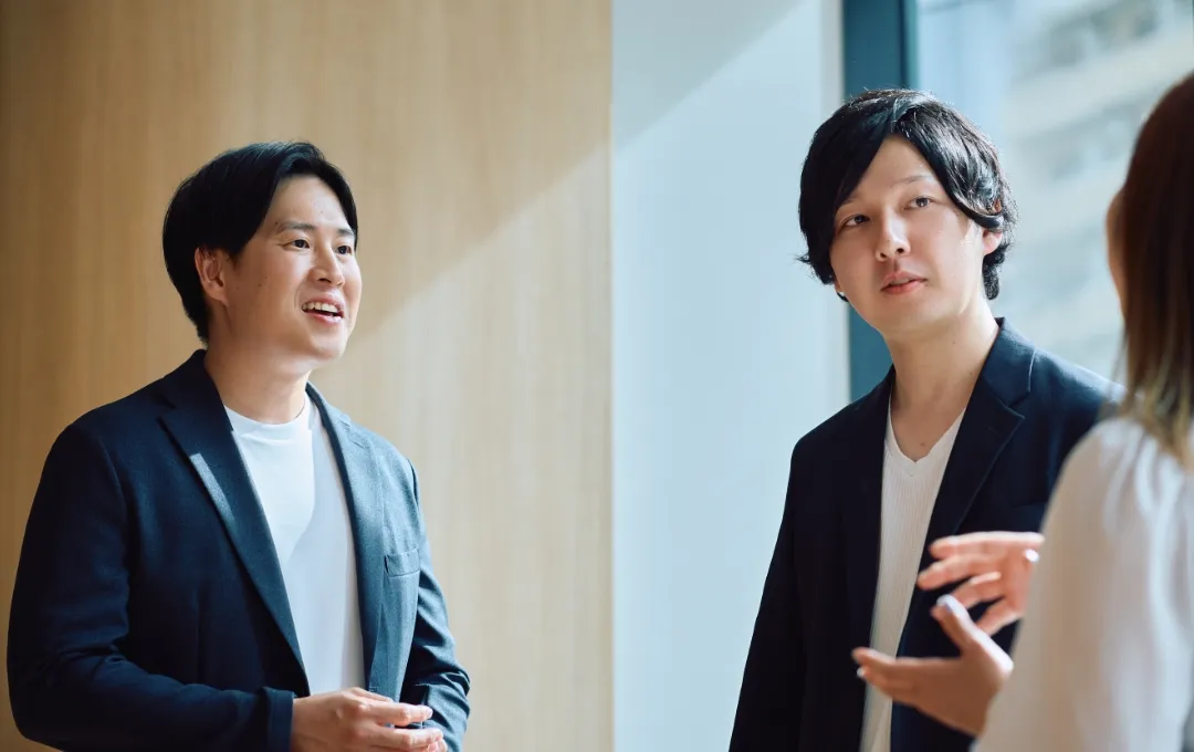 少数精鋭 × フラットな組織